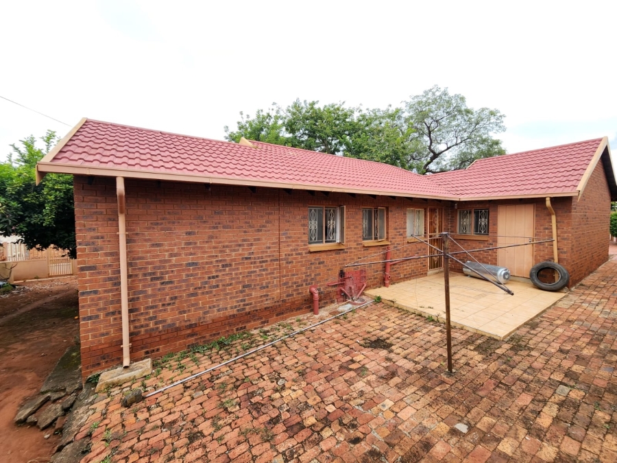 3 Bedroom Property for Sale in Geelhoutpark North West